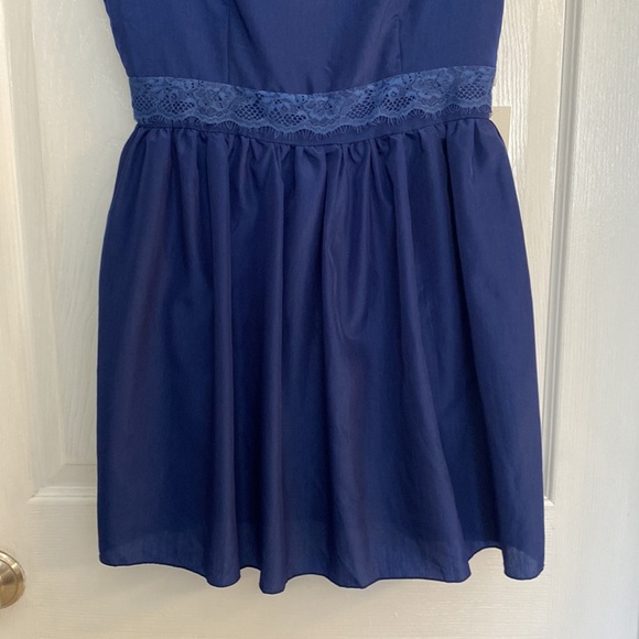 Women’s Design by Korea Blue Silk and Lace top size Medium - Picture 3 of 12